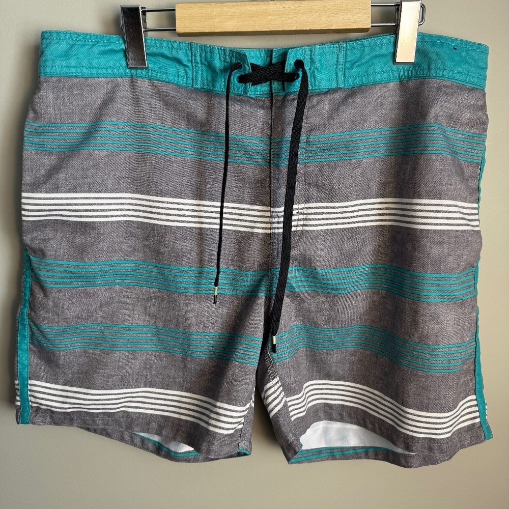 RVCA Men's 36 Classic Non-Stretch Board Shorts Gray Striped‎ Surfer Ocean Beach